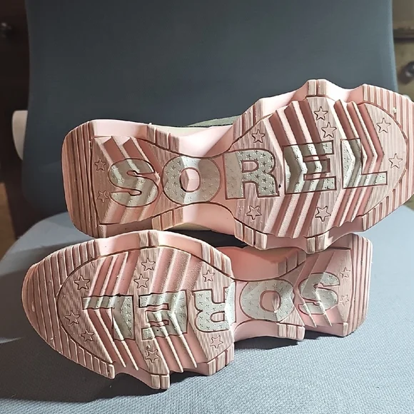 Sorel Women's Green and Pink  Boots - Picture 5 of 8